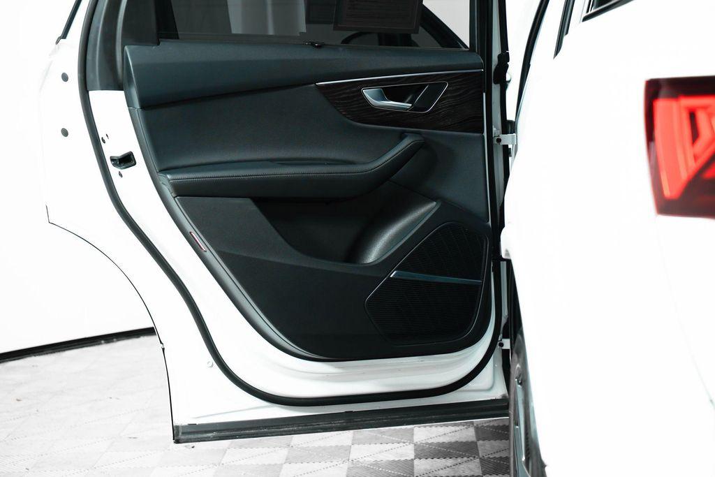 used 2023 Audi Q7 car, priced at $43,500