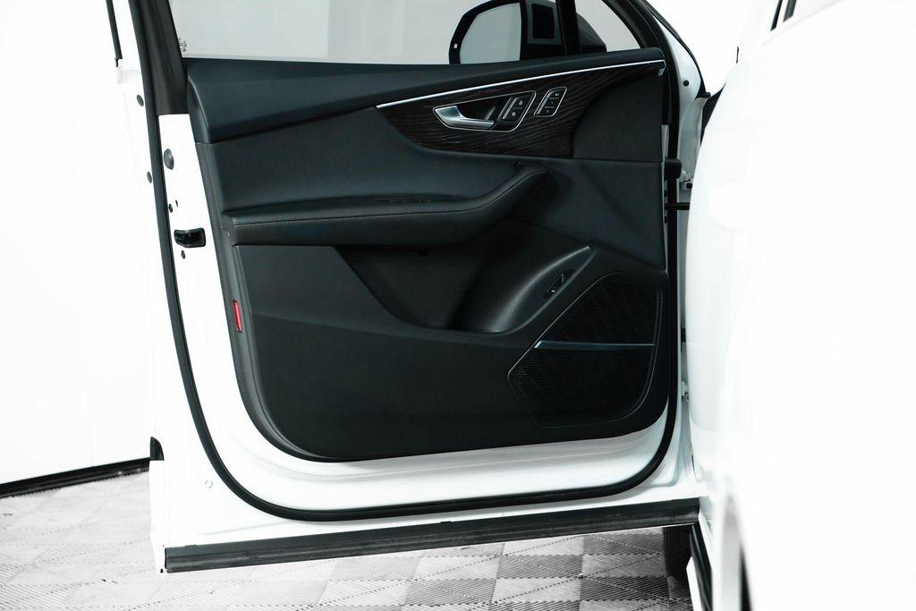 used 2023 Audi Q7 car, priced at $43,500