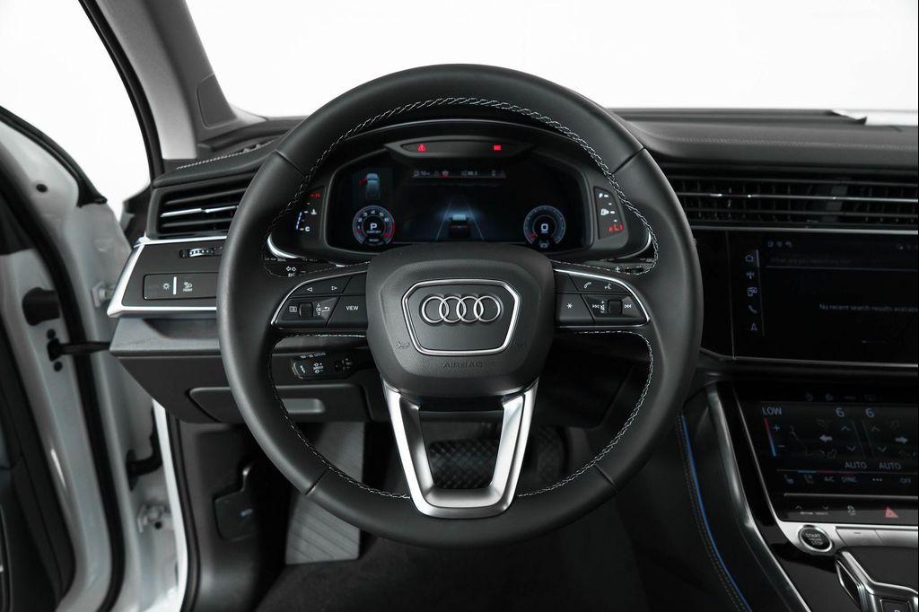 new 2025 Audi Q7 car, priced at $77,625