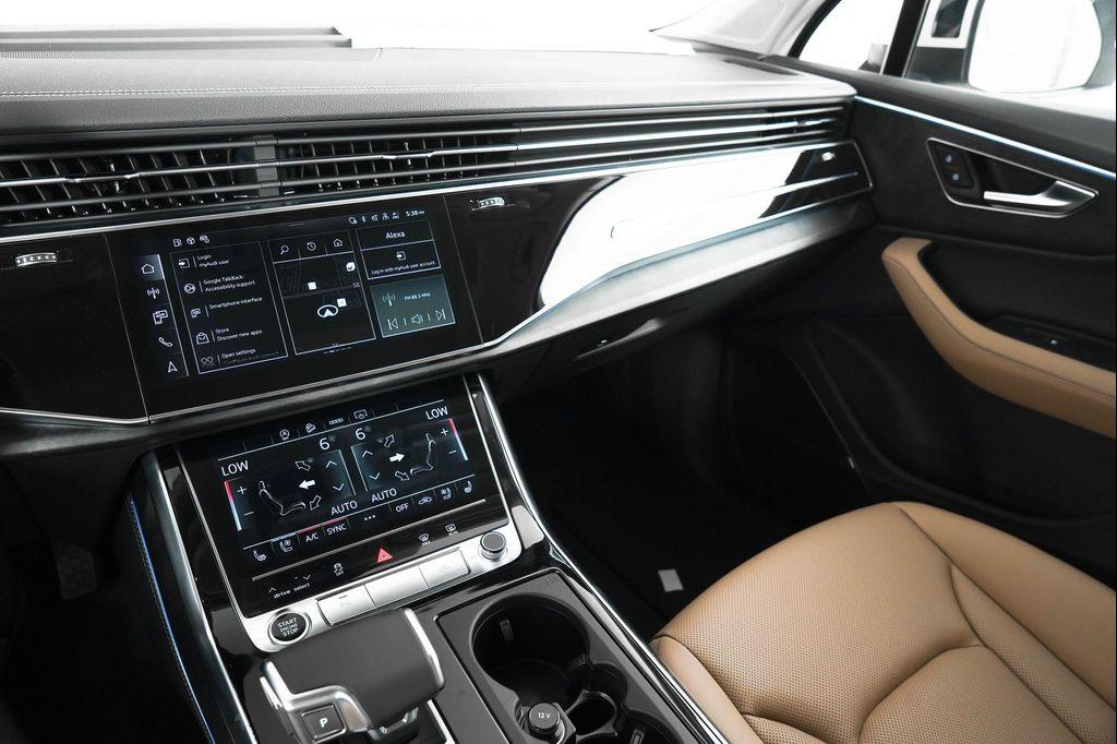 new 2025 Audi Q7 car, priced at $77,625