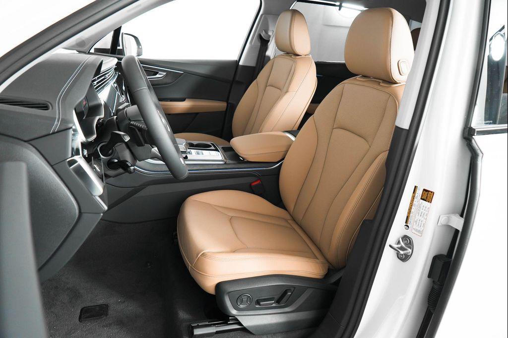 new 2025 Audi Q7 car, priced at $77,625