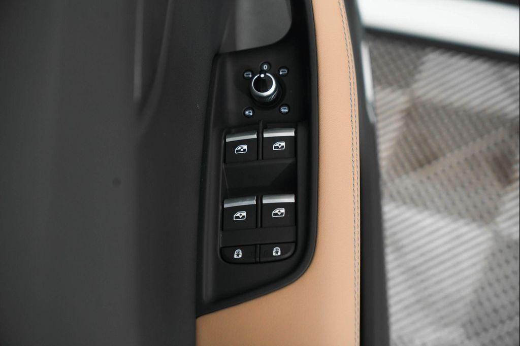 new 2025 Audi Q7 car, priced at $77,625