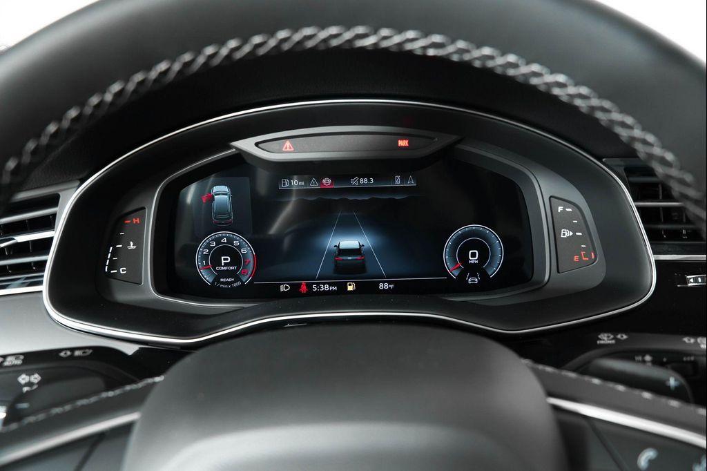 new 2025 Audi Q7 car, priced at $77,625