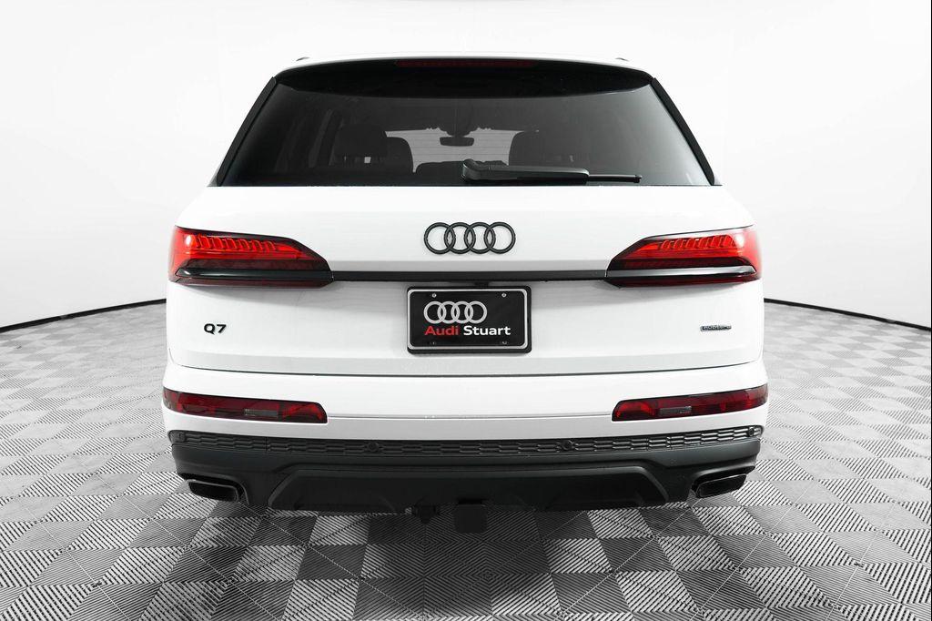 new 2025 Audi Q7 car, priced at $77,625