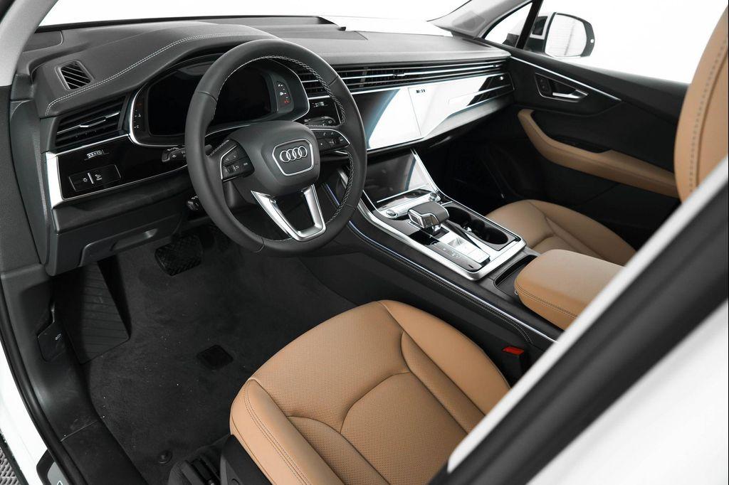 new 2025 Audi Q7 car, priced at $77,625