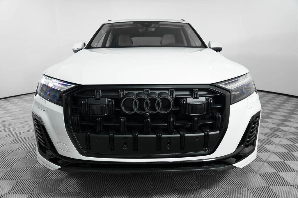 new 2025 Audi Q7 car, priced at $77,625