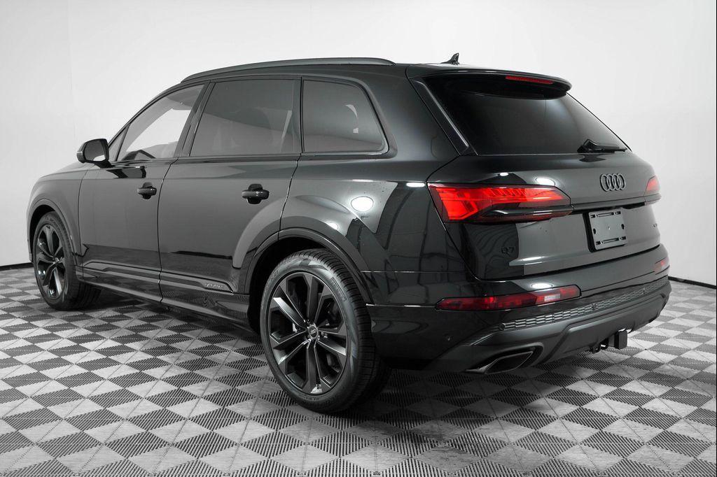 new 2025 Audi Q7 car, priced at $77,450