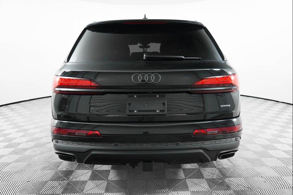 new 2025 Audi Q7 car, priced at $77,450