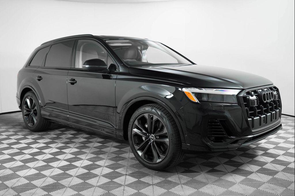 new 2025 Audi Q7 car, priced at $77,450