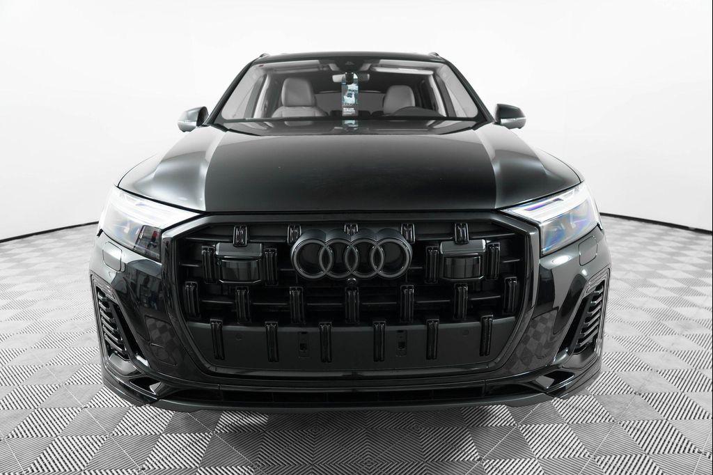new 2025 Audi Q7 car, priced at $77,450