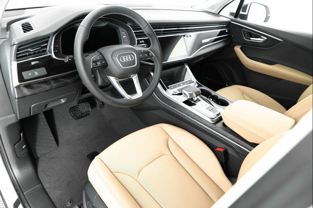 new 2025 Audi Q7 car, priced at $77,750