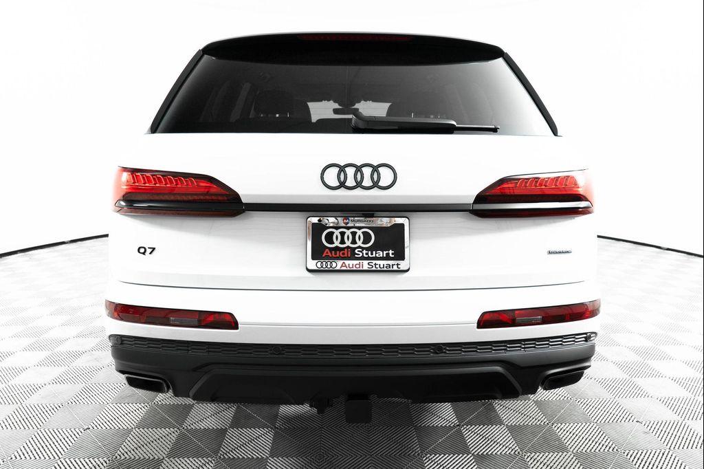 new 2025 Audi Q7 car, priced at $77,750