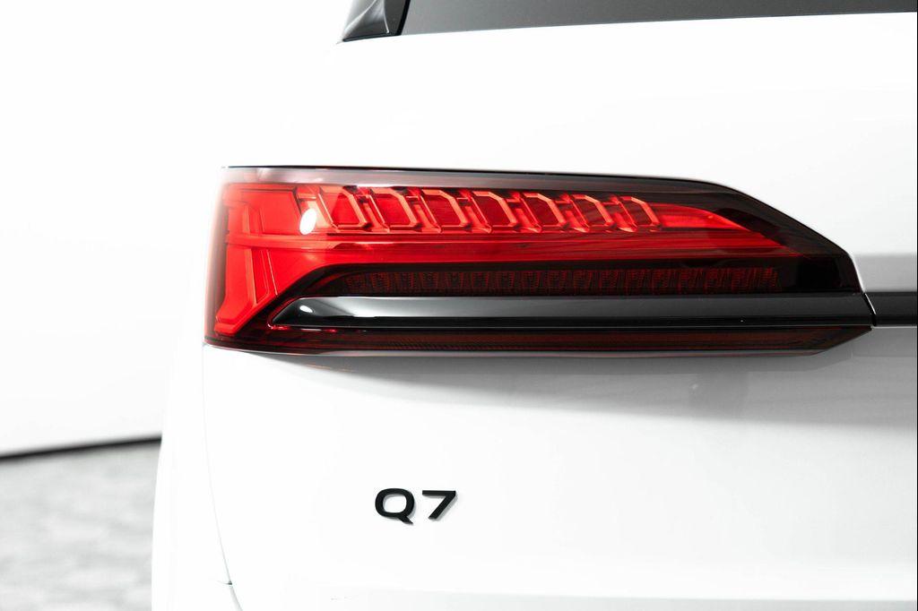 new 2025 Audi Q7 car, priced at $77,750