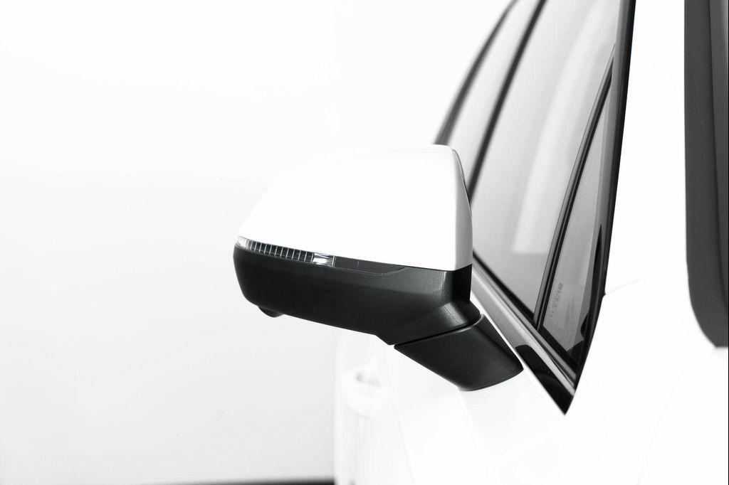 new 2025 Audi Q7 car, priced at $77,750