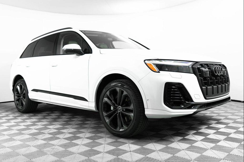 new 2025 Audi Q7 car, priced at $77,750
