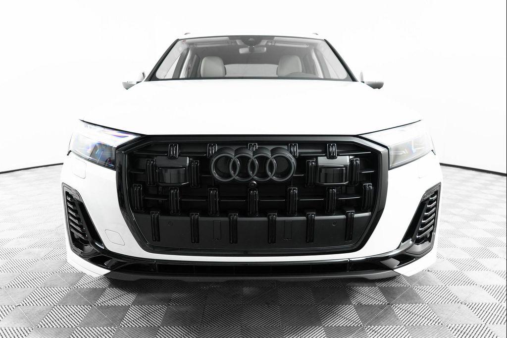new 2025 Audi Q7 car, priced at $77,750