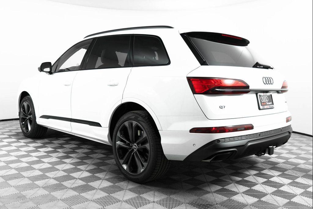 new 2025 Audi Q7 car, priced at $77,750