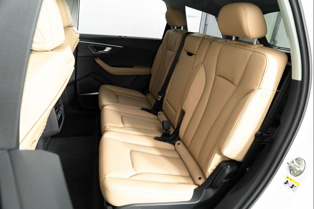 new 2025 Audi Q7 car, priced at $77,750