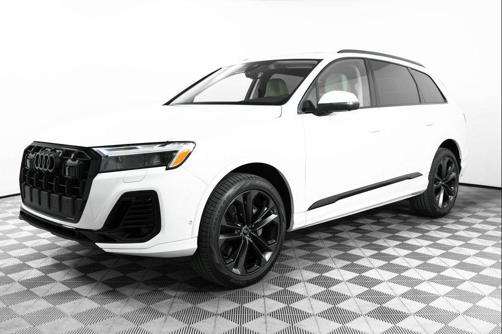 new 2025 Audi Q7 car, priced at $77,750