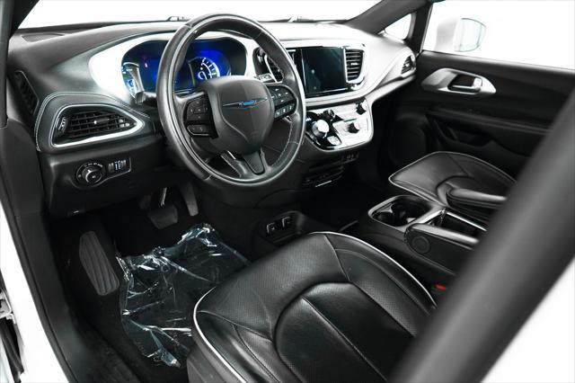 used 2020 Chrysler Pacifica Hybrid car, priced at $22,000