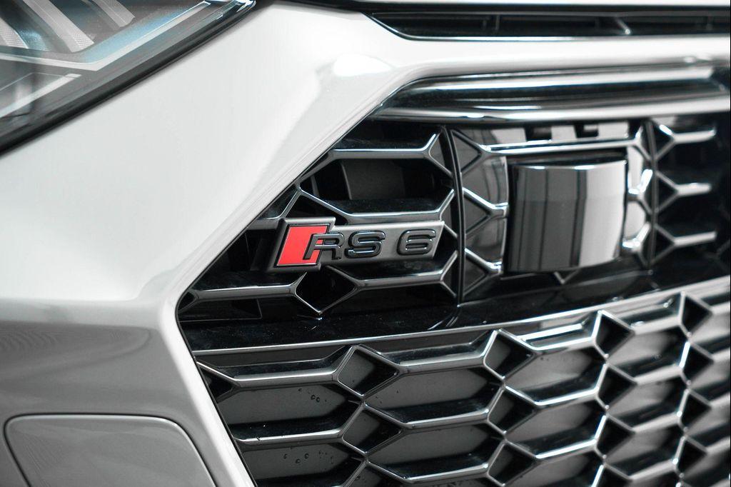 new 2025 Audi RS 6 Avant car, priced at $141,520
