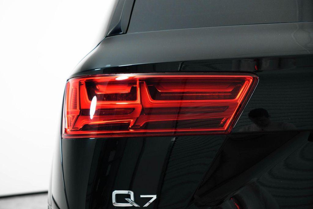 used 2019 Audi Q7 car, priced at $20,000