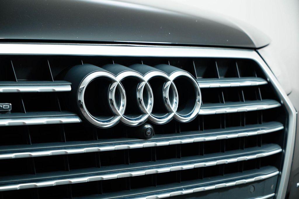 used 2019 Audi Q7 car, priced at $20,000