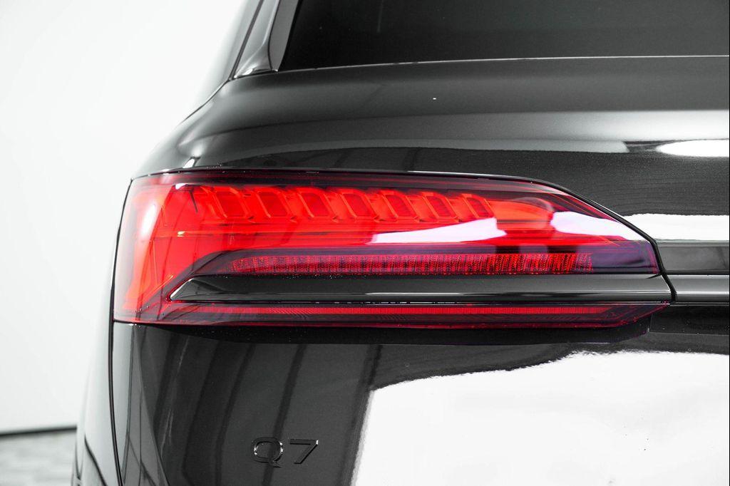 new 2025 Audi Q7 car, priced at $77,450