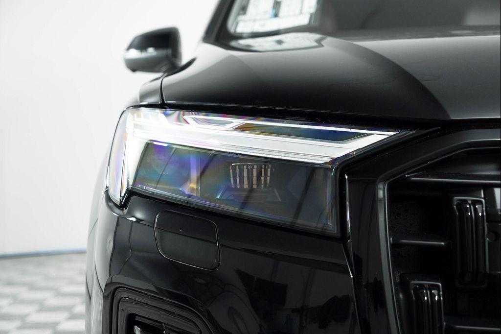 new 2025 Audi Q7 car, priced at $77,450