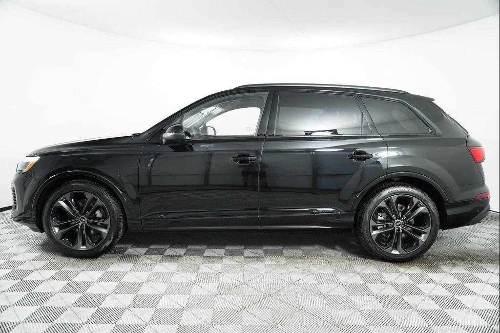 new 2025 Audi Q7 car, priced at $77,450