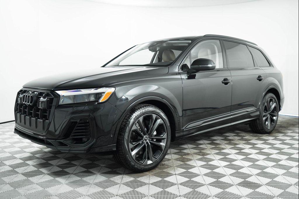 new 2025 Audi Q7 car, priced at $77,450