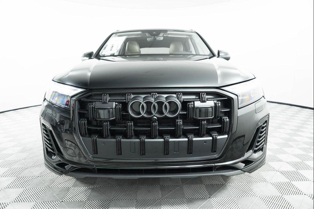 new 2025 Audi Q7 car, priced at $77,450