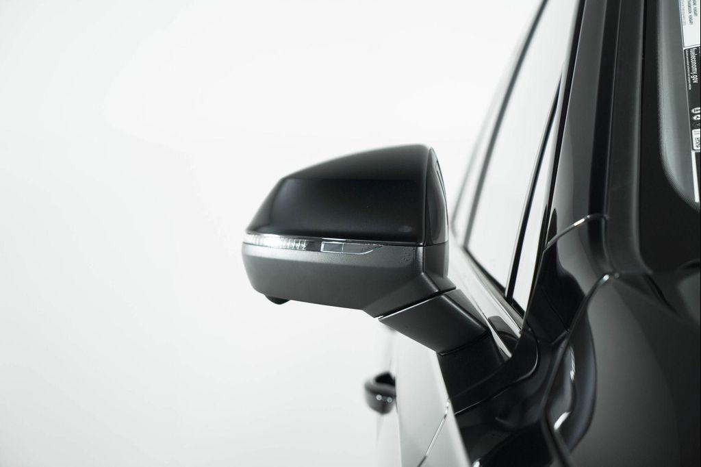 new 2025 Audi Q7 car, priced at $77,450