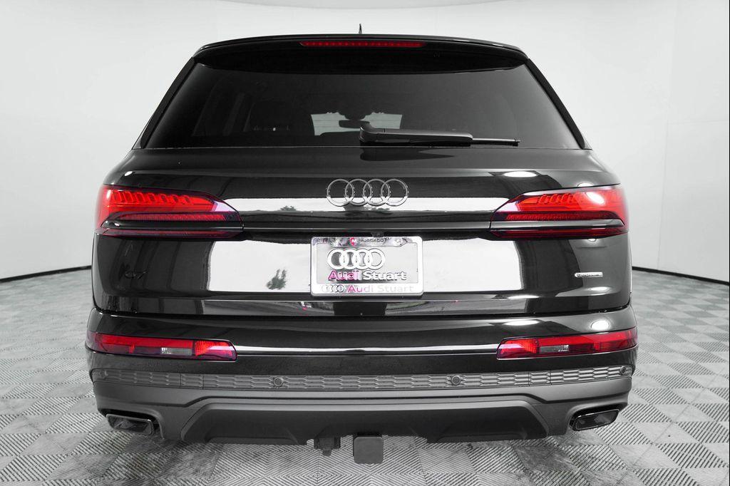 new 2025 Audi Q7 car, priced at $77,450