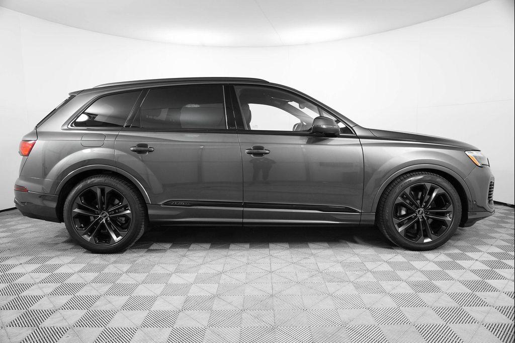 new 2025 Audi Q7 car, priced at $77,750