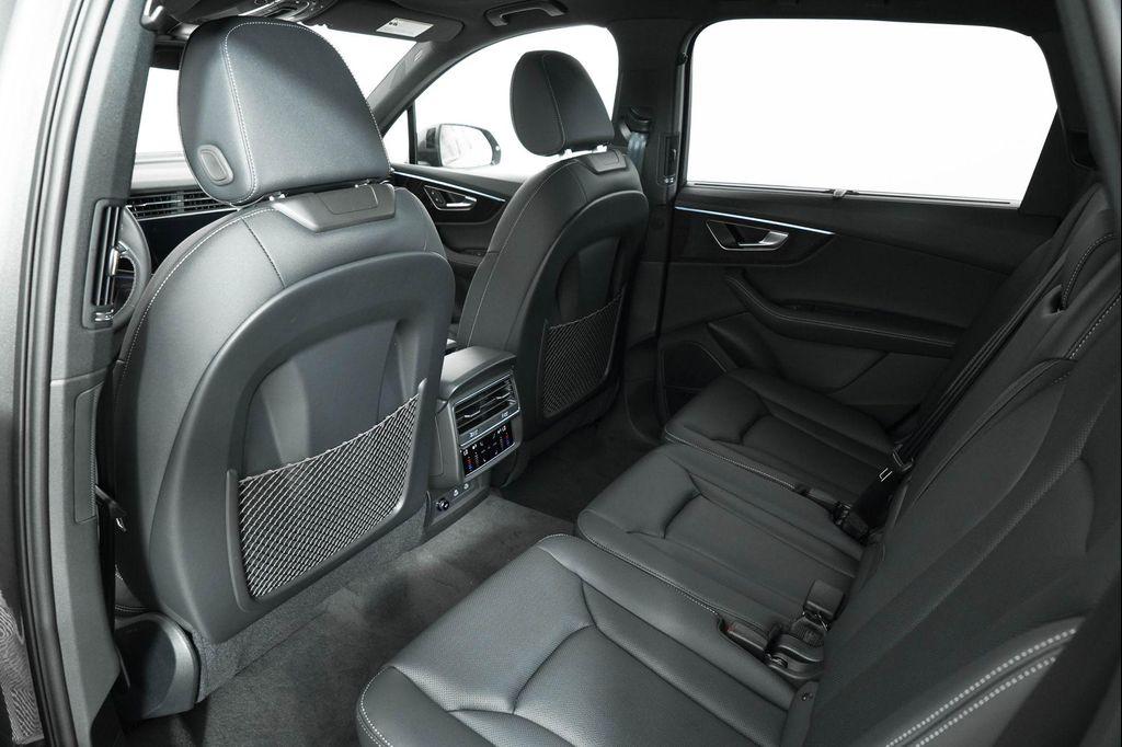 new 2025 Audi Q7 car, priced at $77,750