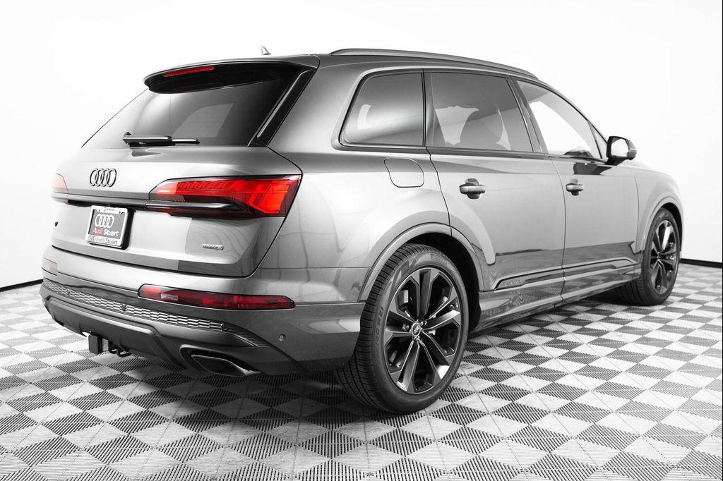 new 2025 Audi Q7 car, priced at $77,750
