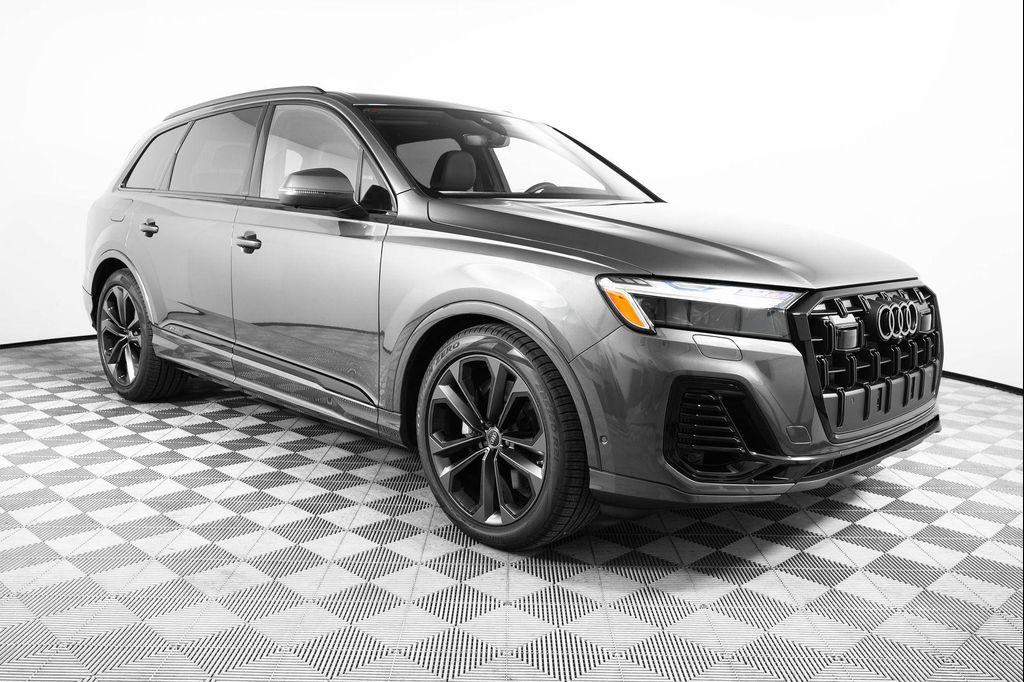 new 2025 Audi Q7 car, priced at $77,750