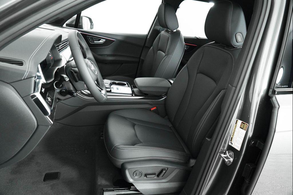 new 2025 Audi Q7 car, priced at $77,750