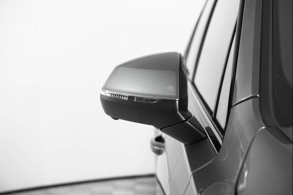 new 2025 Audi Q7 car, priced at $77,750