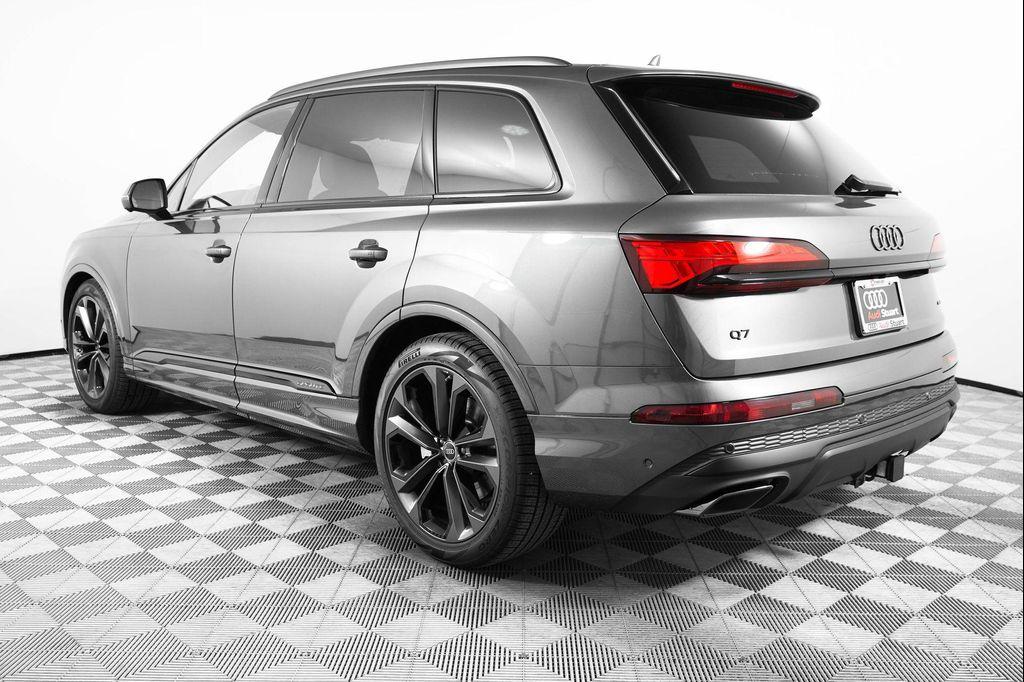 new 2025 Audi Q7 car, priced at $77,750