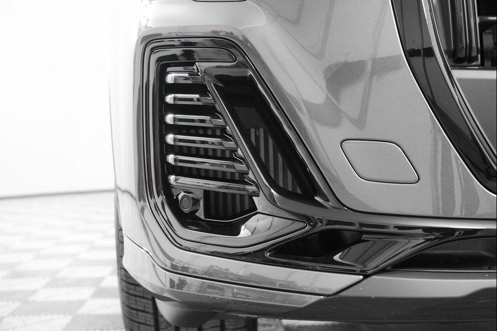new 2025 Audi Q7 car, priced at $77,750
