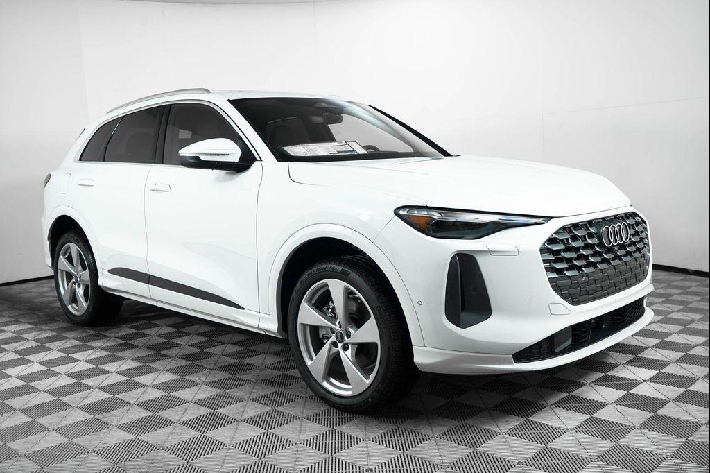 new 2025 Audi Q5 car, priced at $61,300