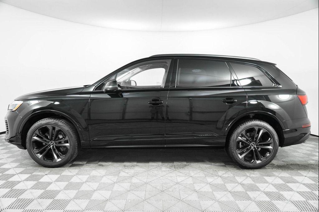 new 2025 Audi Q7 car, priced at $77,750
