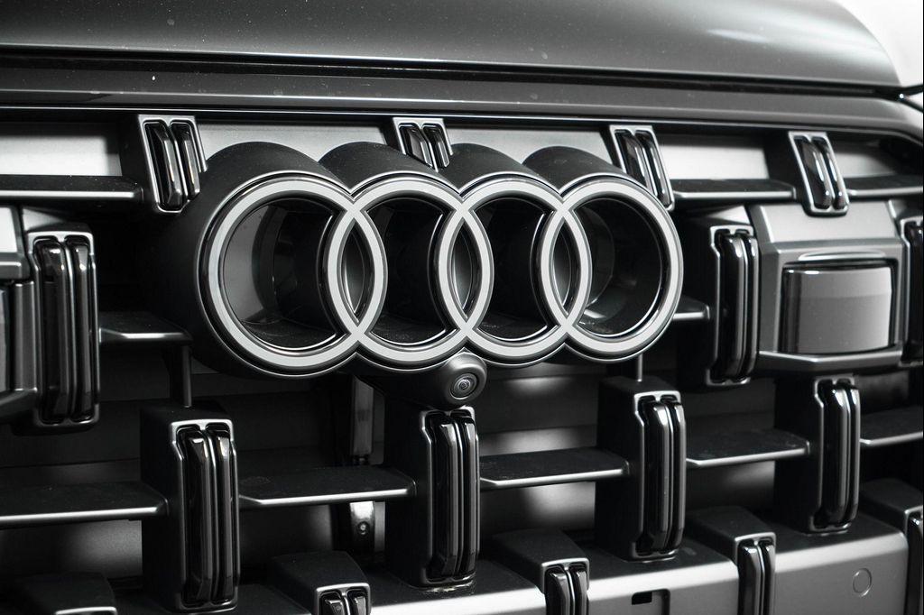 new 2025 Audi Q7 car, priced at $77,750