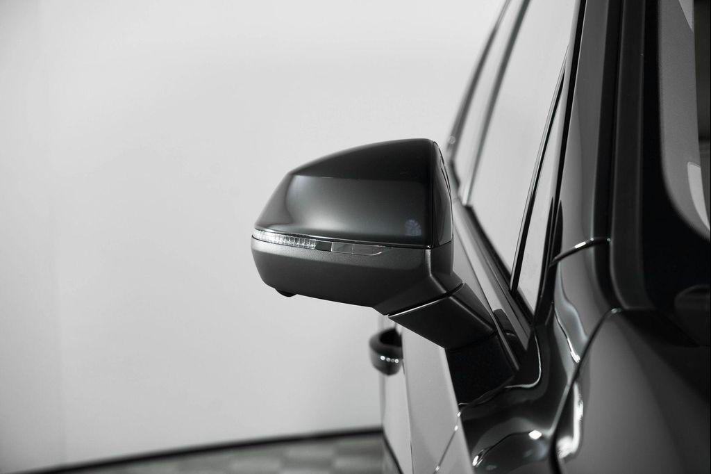 new 2025 Audi Q7 car, priced at $77,750