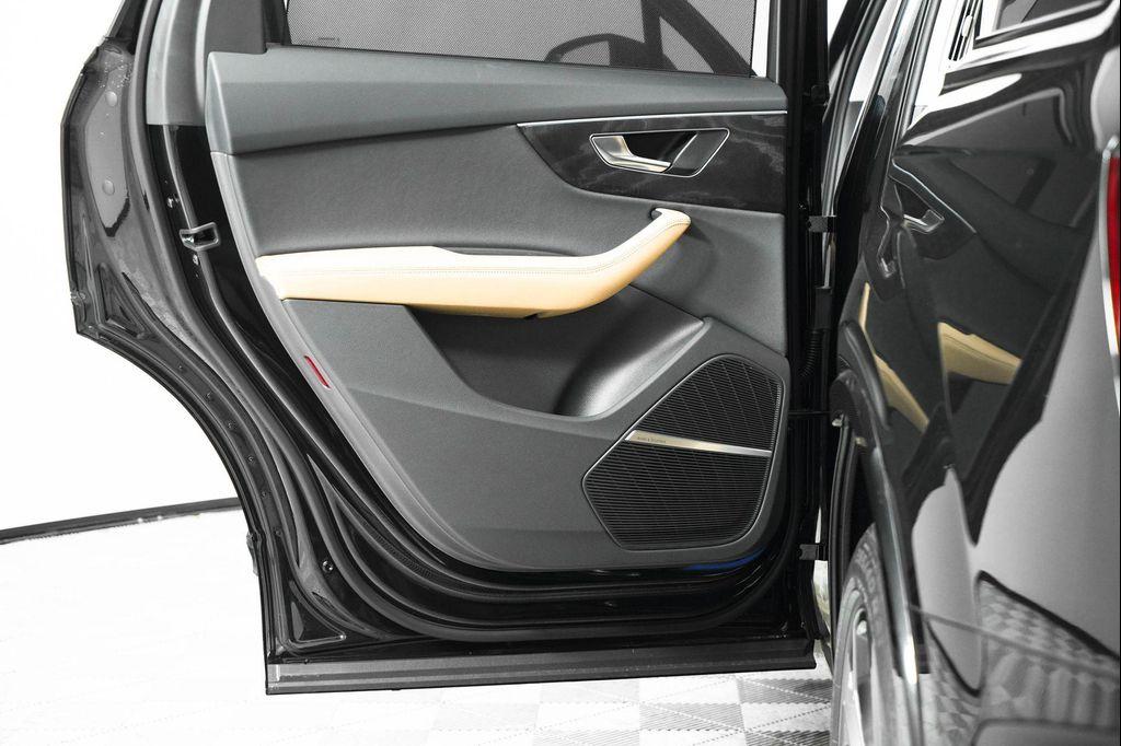 new 2025 Audi Q7 car, priced at $77,750