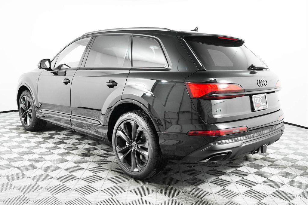 new 2025 Audi Q7 car, priced at $77,750