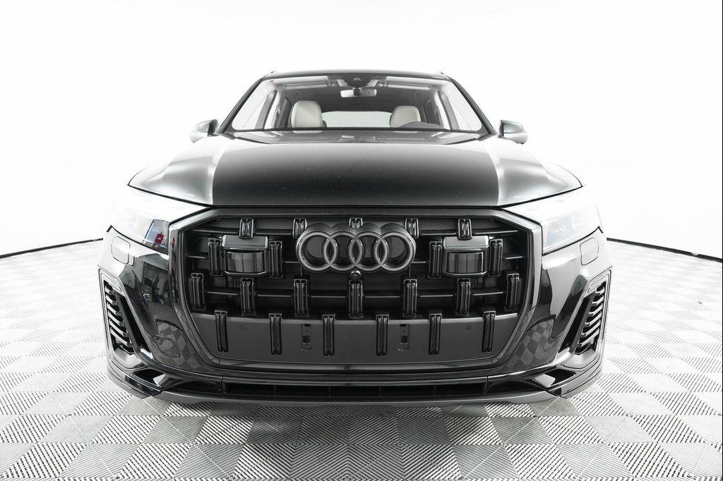 new 2025 Audi Q7 car, priced at $77,750