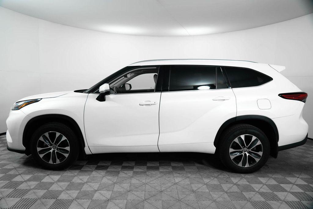 used 2020 Toyota Highlander car, priced at $26,500